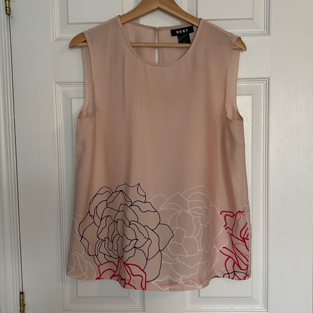 DKNY light and flowy tank top
